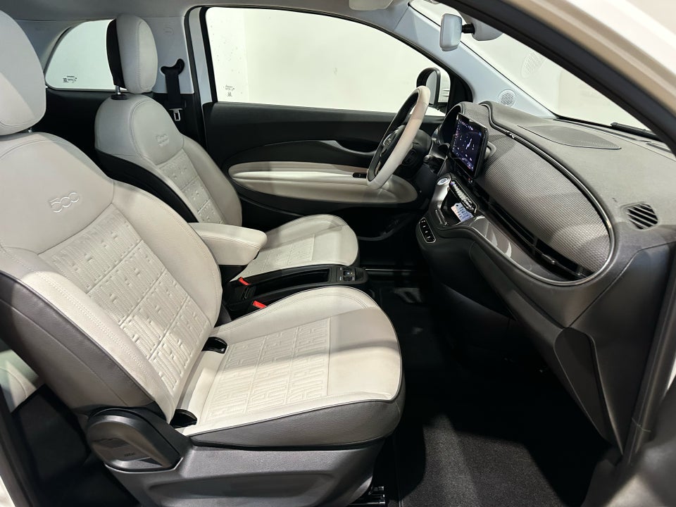 Fiat 500e 42 la Prima by Bocelli 3+1 4d