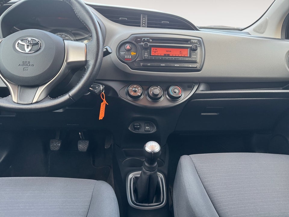 Toyota Yaris 1,0 VVT-i T1 5d