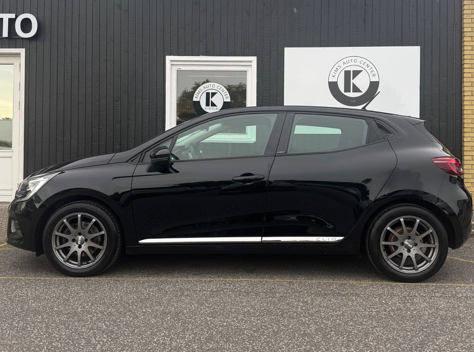Renault Clio V 1,6 E-Tech Intens 5d