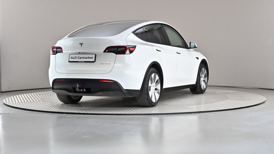 Tesla Model Y Long Range AWD 5d