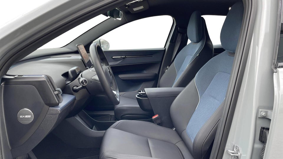 Volvo EX30 Standard Range Core 5d