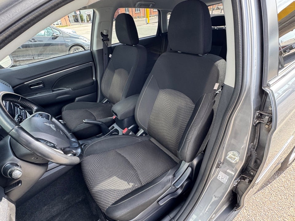 Mitsubishi ASX 1,6 Invite 5d