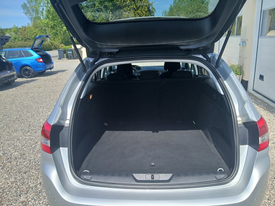 Peugeot 308 1,2 e-THP 110 Active SW 5d
