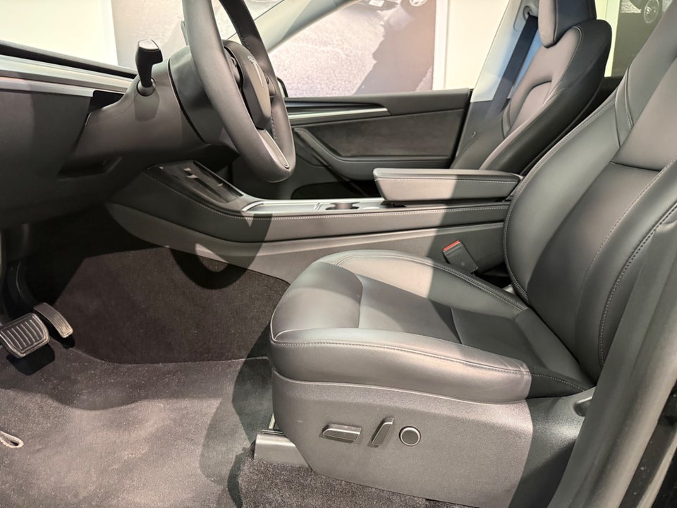 Tesla Model Y Long Range RWD 5d