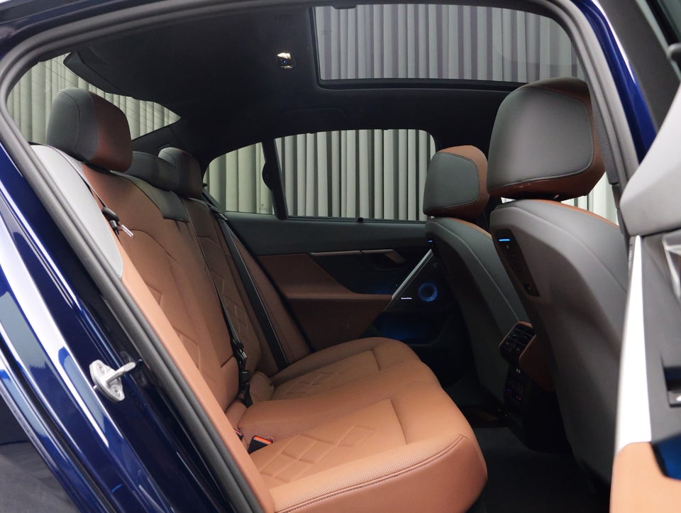 BMW i5 M60 M-Sport xDrive 4d