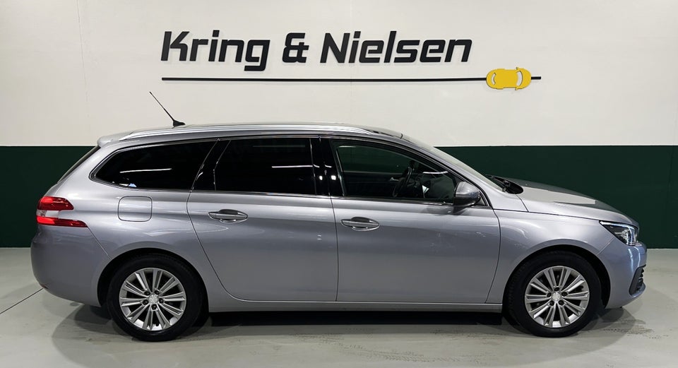 Peugeot 308 1,5 BlueHDi 130 Selection Sky SW 5d