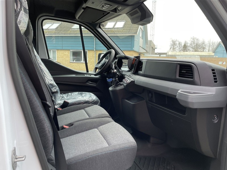 Nissan Interstar 2,0 dCi 150 L2H2 Tekna Van