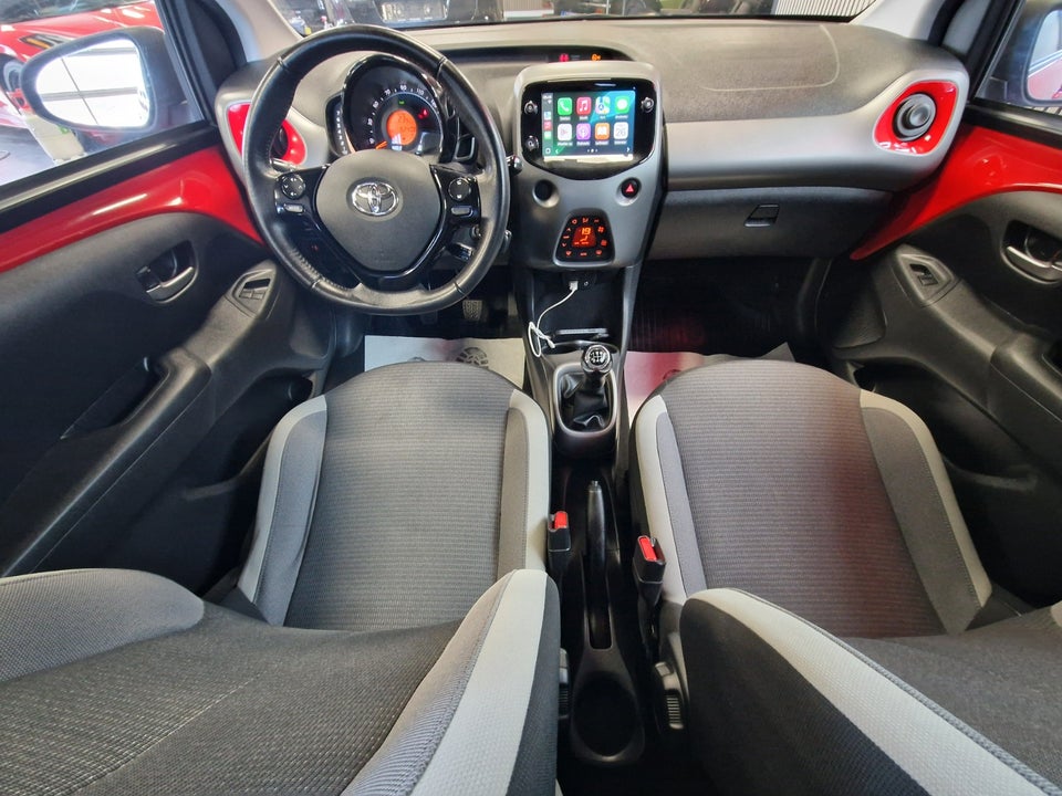 Toyota Aygo 1,0 VVT-i x-press 5d