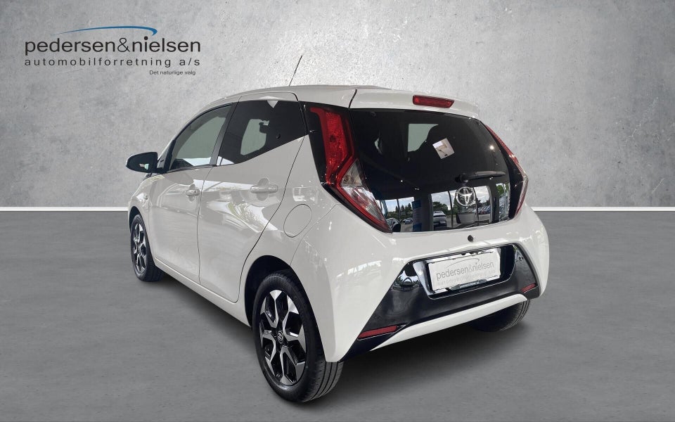 Toyota Aygo 1,0 VVT-i x-press 5d