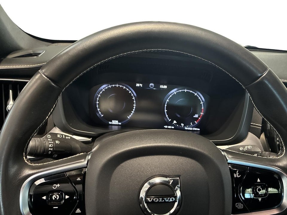 Volvo XC60 2,0 T4 190 R-Design aut. 5d