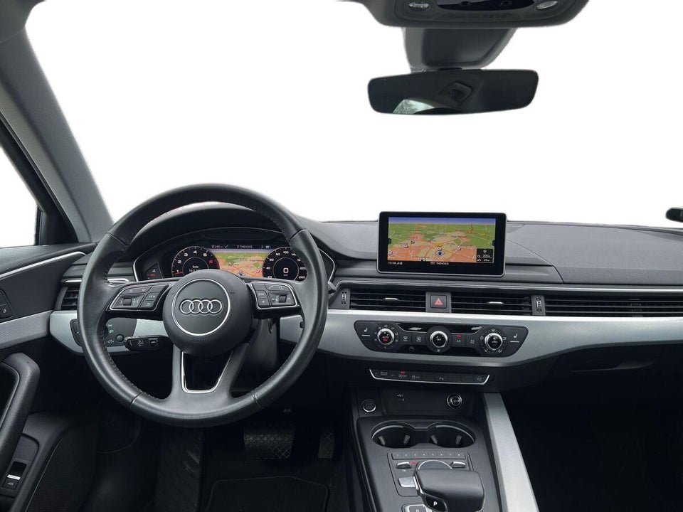 Audi A4 40 TFSi Sport S-tr. 4d