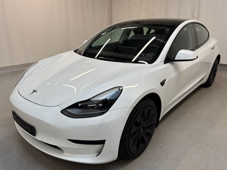 Tesla Model 3 RWD 4d