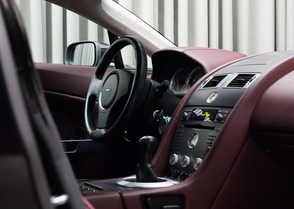 Aston Martin V8 Vantage 4,3 Coupé 2d