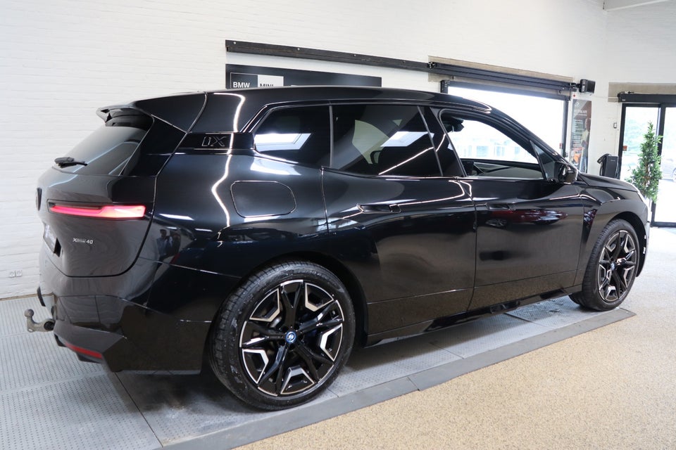 BMW iX xDrive40 Fully Charged Sport 5d