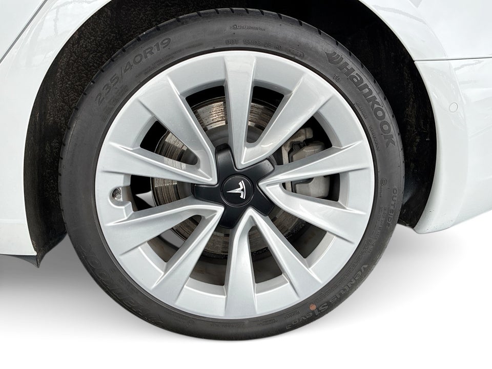 Tesla Model 3 Long Range AWD 4d