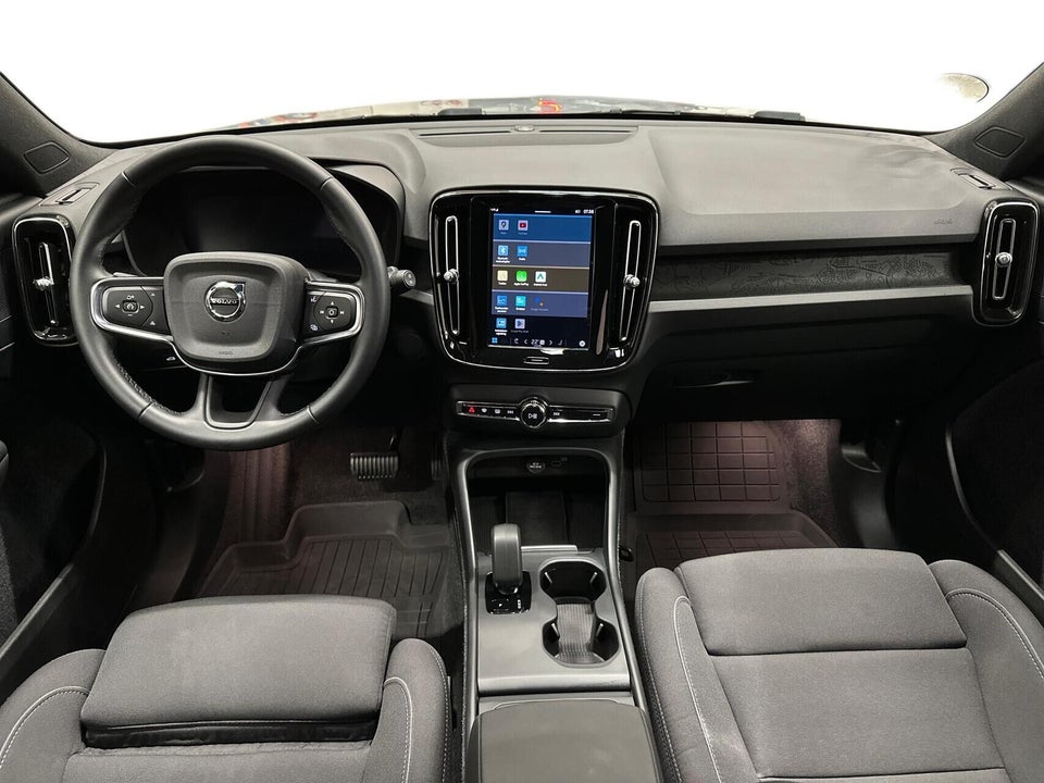 Volvo EX40 Standard Range Core 5d