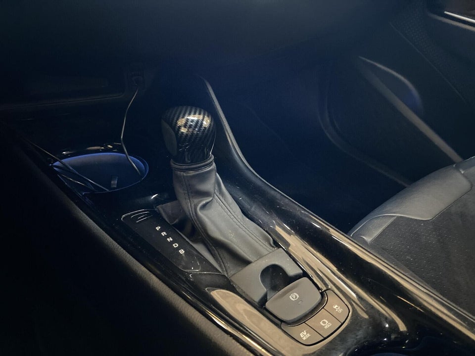 Toyota C-HR 1,8 Hybrid C-LUB Premium CVT 5d