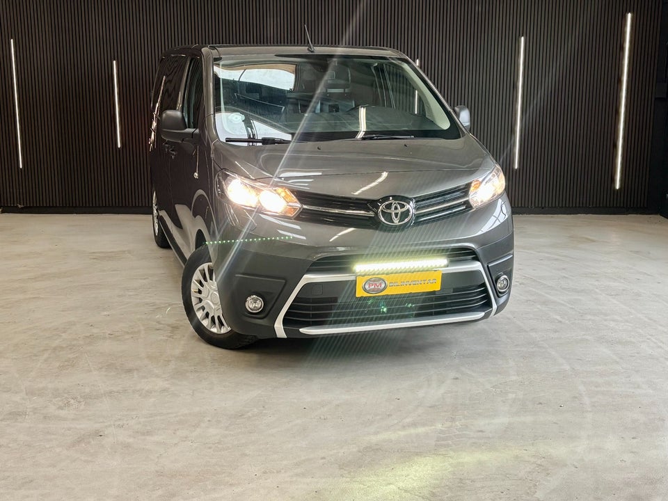 Toyota ProAce 2,0 D 144 Medium Master aut. 4d