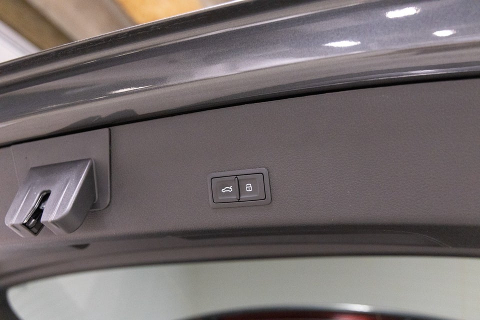 Audi e-tron 55 S-line quattro 5d