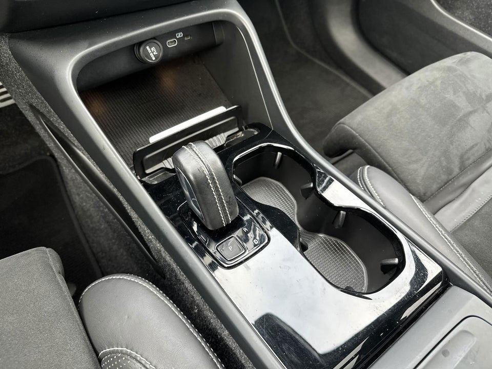 Volvo XC40 P8 ReCharge Twin Pro 5d