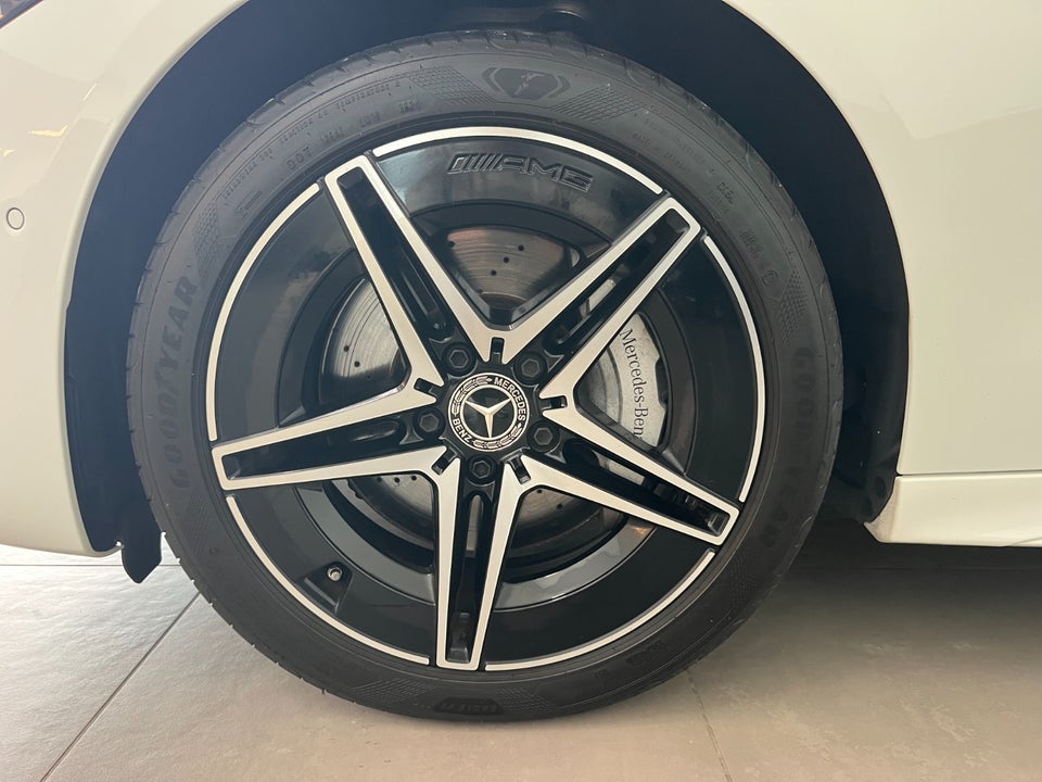 Mercedes C300 e 2,0 AMG Line stc. aut. 5d