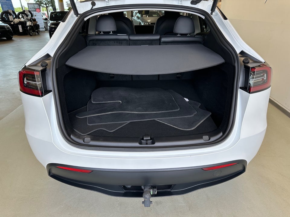 Tesla Model Y RWD 5d