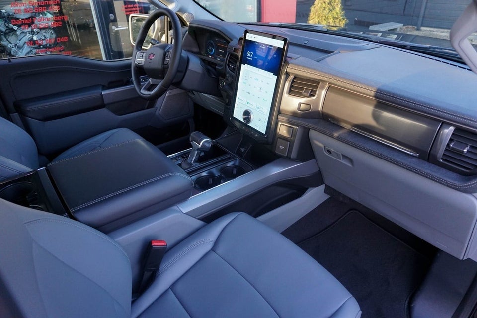 Ford F-150 123 Lightning Flash Extended Range 4d