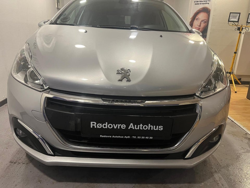 Peugeot 208 1,6 BlueHDi 100 Allure Sky 5d