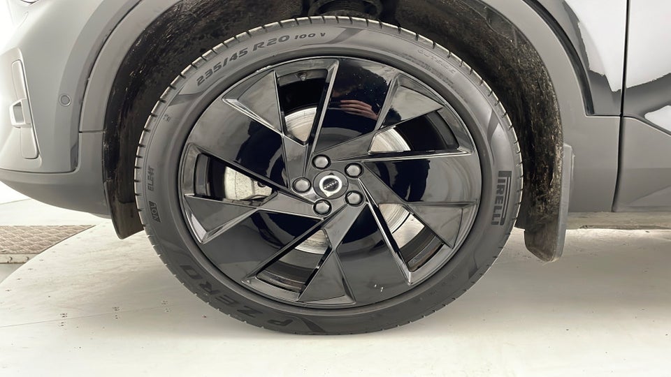 Volvo EX40 Extended Range Black Edition 5d