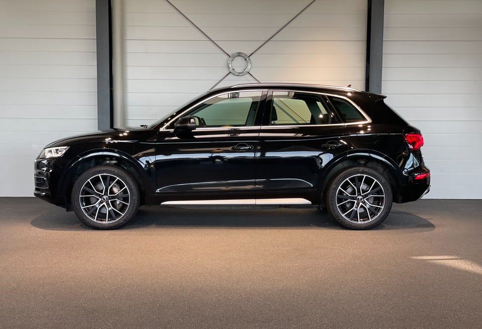 Audi Q5 50 TFSi e Sport quattro S-tr. 5d