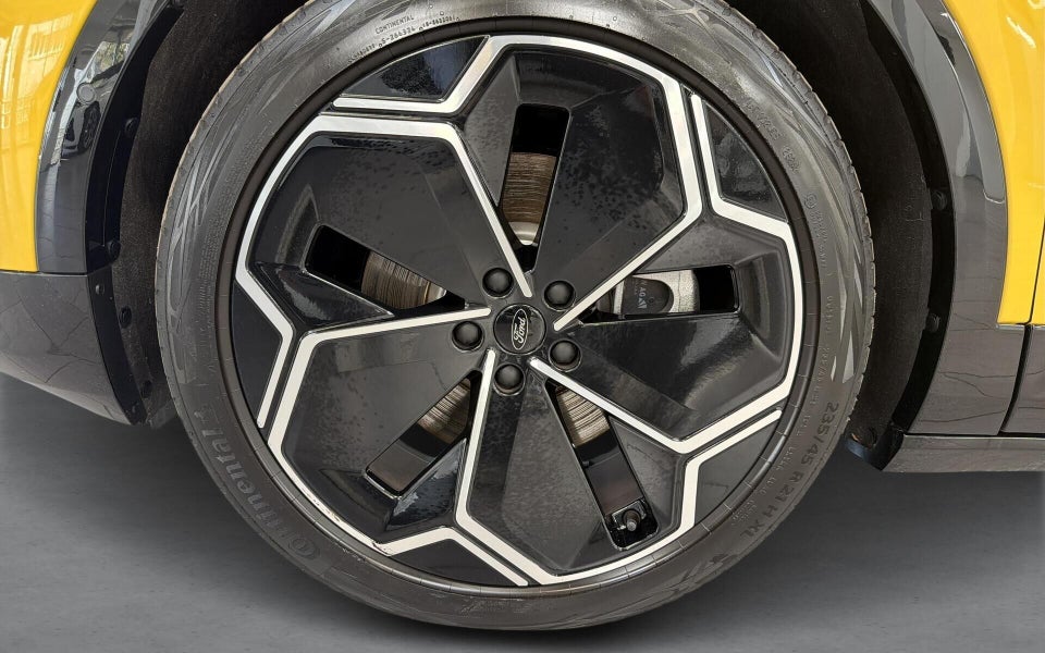 Ford Capri 79 Premium Extended Range AWD 5d