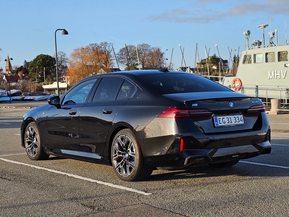 BMW i5 xDrive40 M-Sport 4d