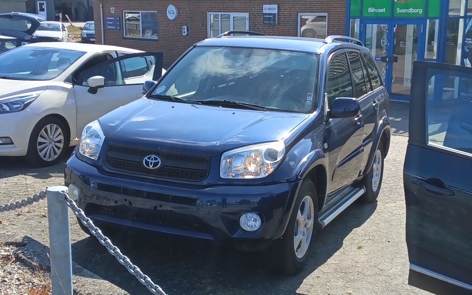 Toyota RAV4 2,0 VVT-i aut. 4x4 Van 5d