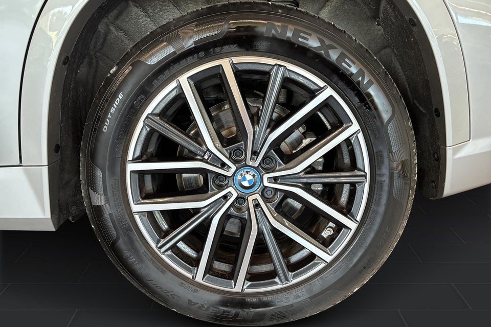 BMW iX1 xDrive30 M-Sport 5d