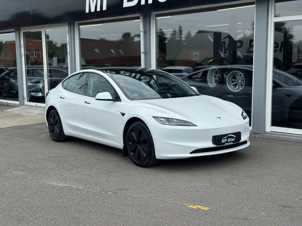 Tesla Model 3 Long Range AWD 4d
