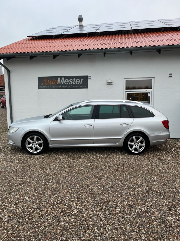 Skoda Superb 2,0 TDi 170 Ambition Combi DSG 5d