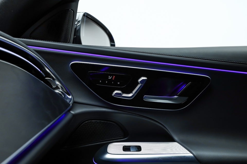 Mercedes E300 e 2,0 AMG Line stc. aut. 5d