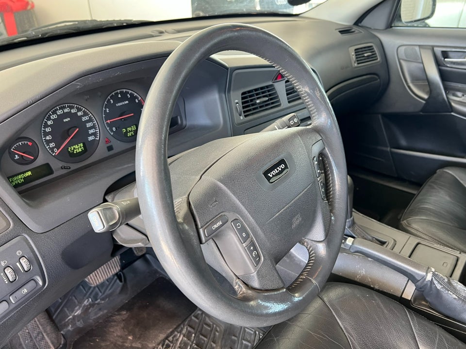 Volvo V70 2,4 140 aut. 5d