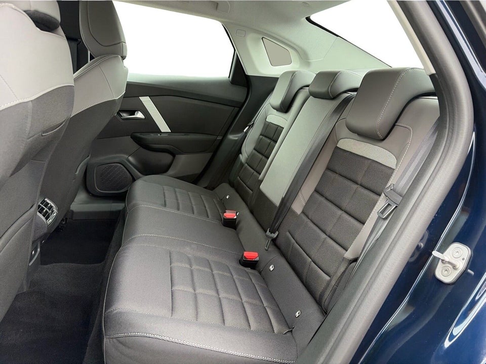 Citroën ë-C4 X 54 Plus 4d