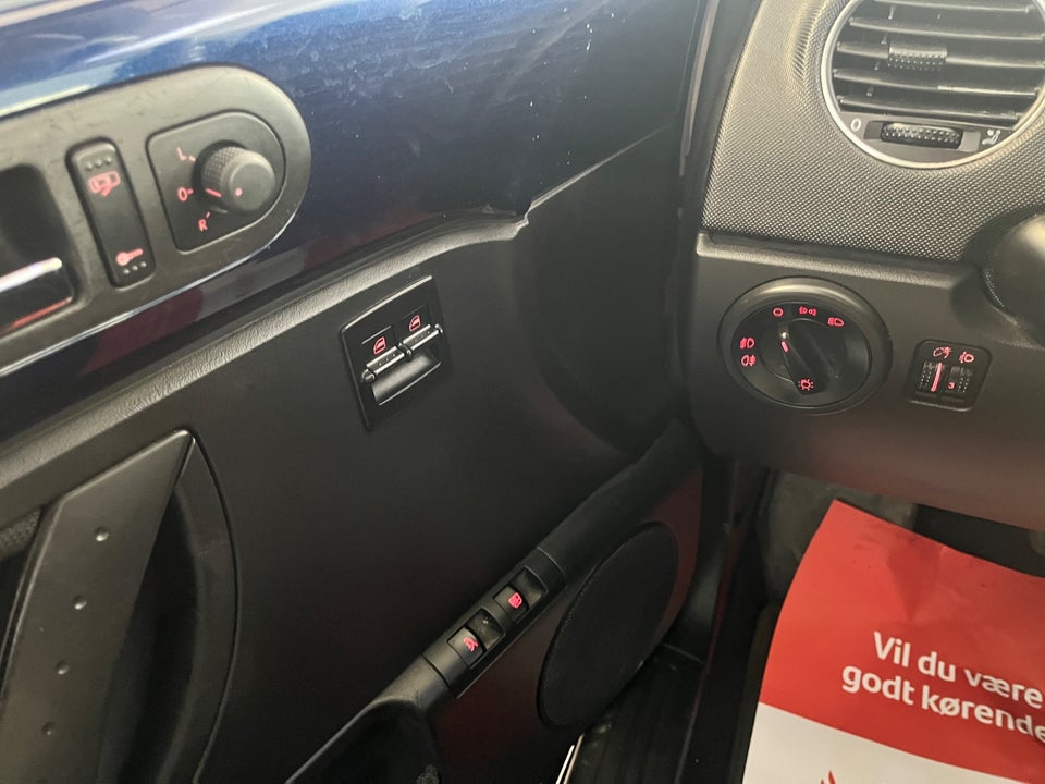 VW New Beetle 1,6 Trendline 2d