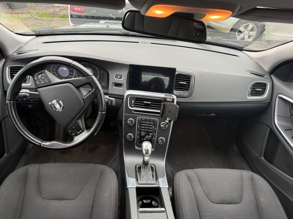 Volvo S60 2,0 D3 136 Momentum aut. 4d