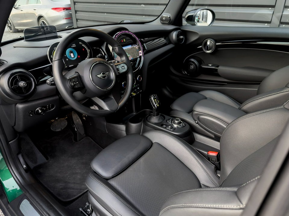 MINI Cooper SE Classic Trim 3d