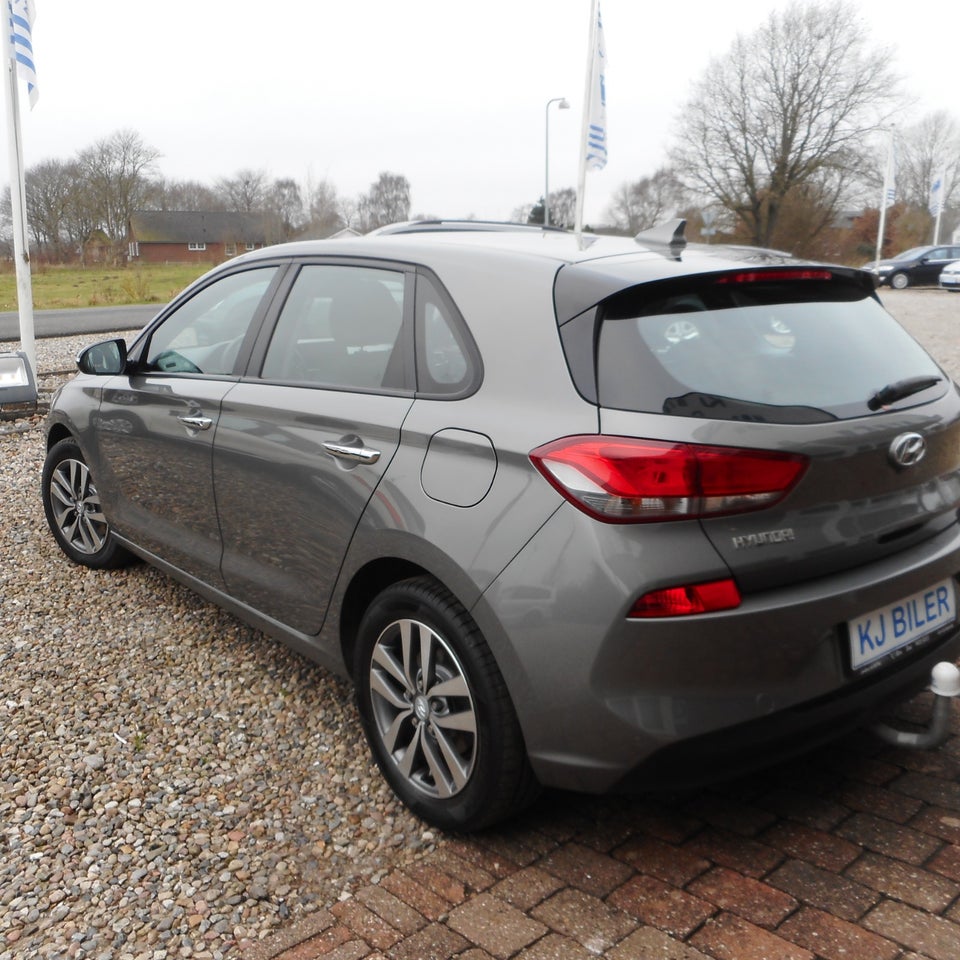 Hyundai i30 1,6 CRDi 110 Trend 5d