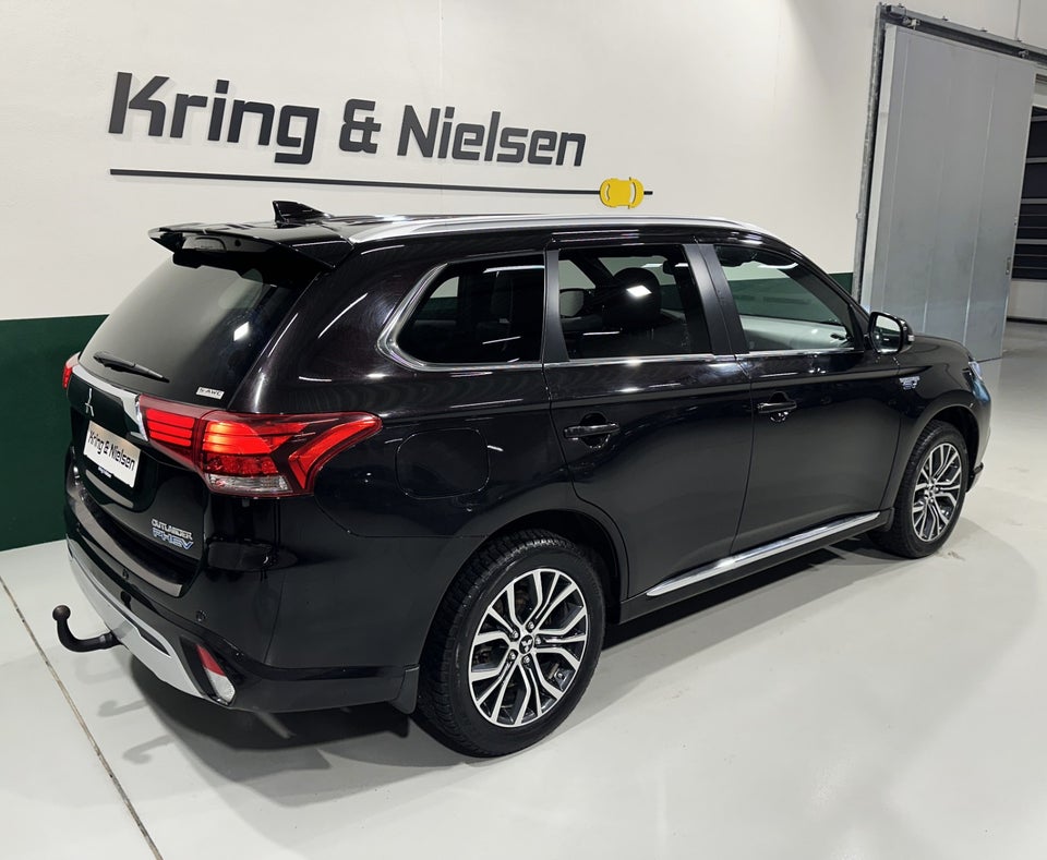 Mitsubishi Outlander 2,4 PHEV Instyle CVT 4WD 5d