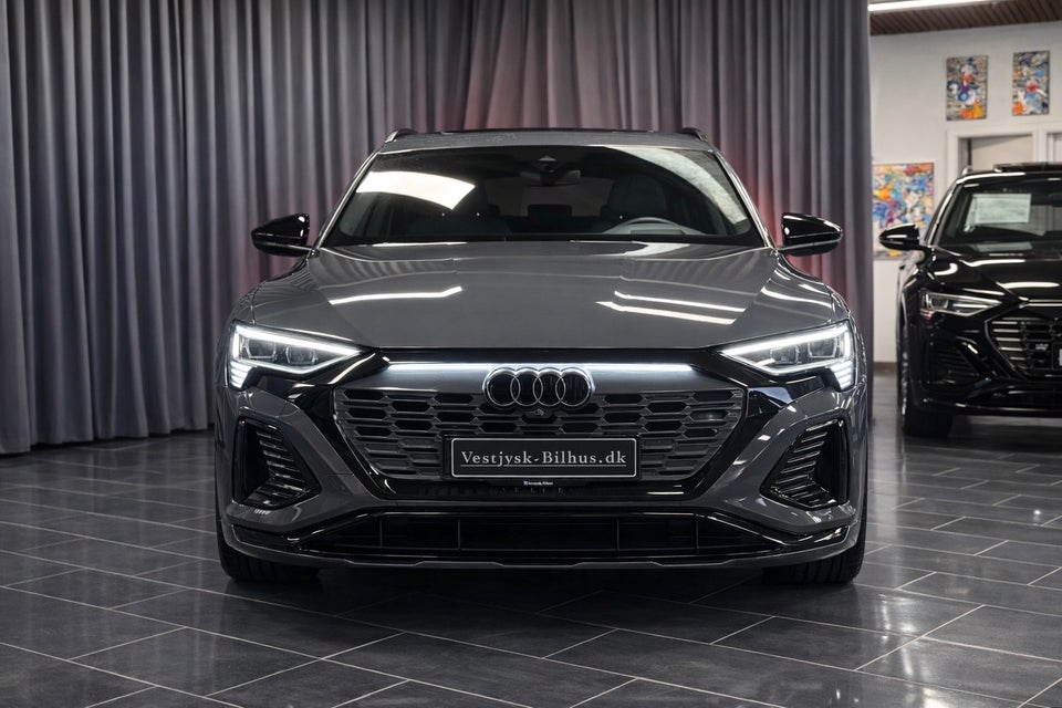 Audi Q8 e-tron 55 S-line quattro 5d