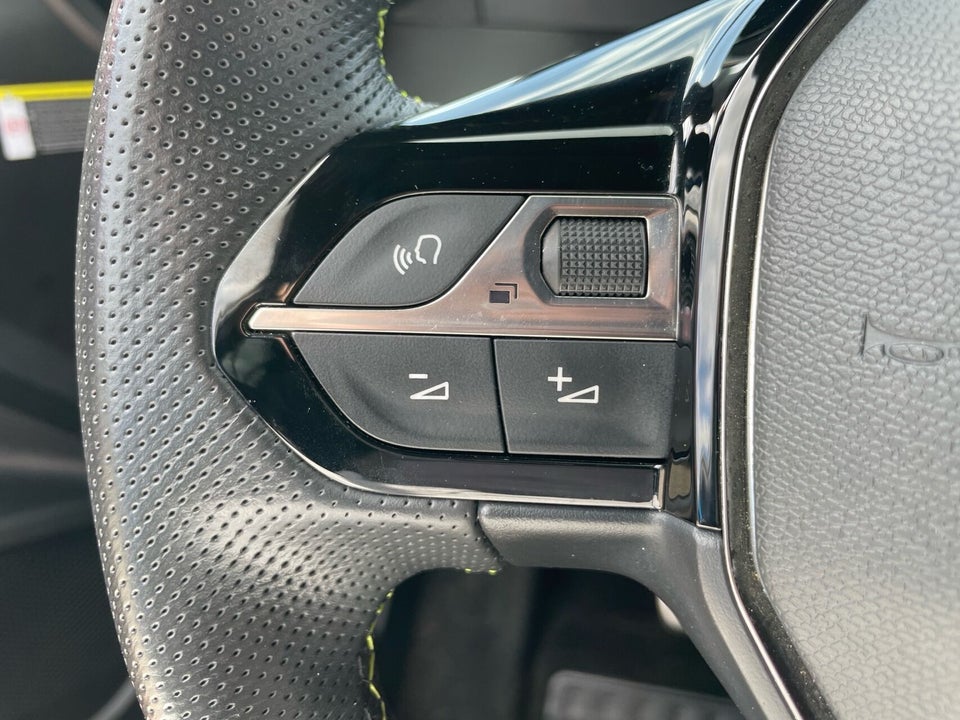 Peugeot e-2008 50 GT Premium 5d