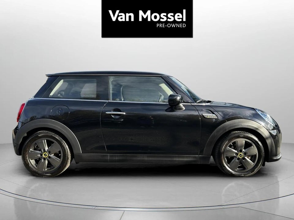 MINI Cooper SE Essential 3d
