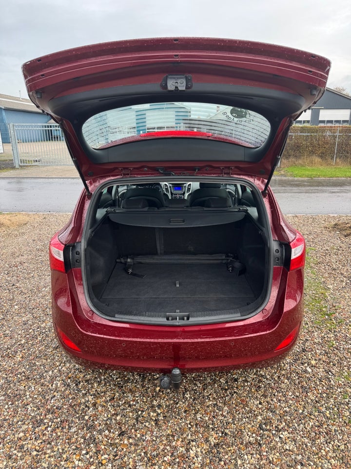 Hyundai i30 1,6 CRDi 110 Active CW 5d