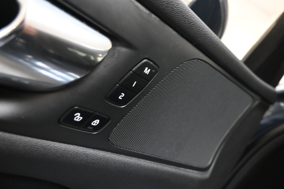 Volvo V60 2,0 B4 197 Inscription aut. 5d