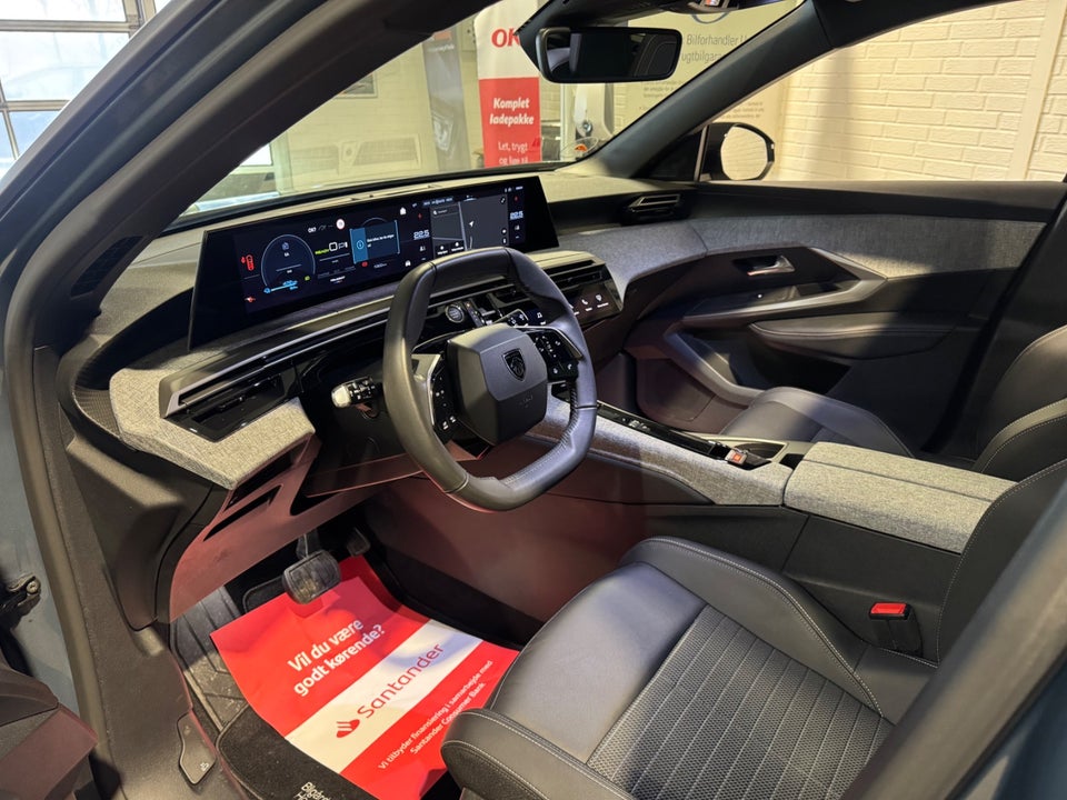 Peugeot e-5008 77 Allure 7prs 5d